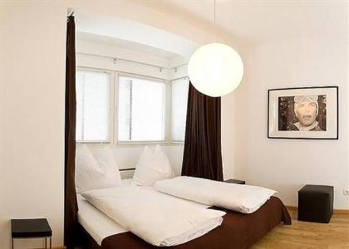 фото отеля Arnsteiner Apartments