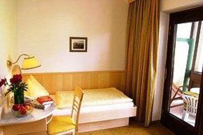 фото отеля Garni Pension Sonnblick Bad Kleinkirchheim