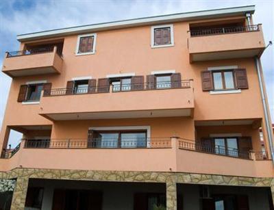 фото отеля Apartments Luana