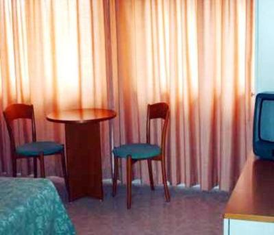 фото отеля Laurence Hotel