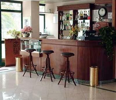 фото отеля Laurence Hotel