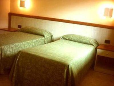 фото отеля Laurence Hotel