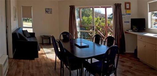фото отеля Pohara Beach Top 10 Holiday Park