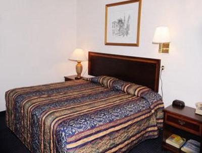 фото отеля Super 8 Hartford / Windsor