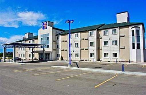 фото отеля Motel 6 Stony Plain, AB