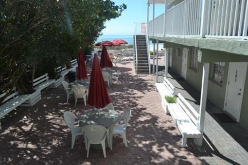 фото отеля Schooner Hotel