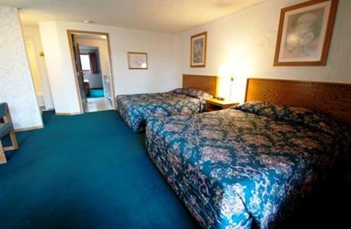 фото отеля Cedarwood Inn