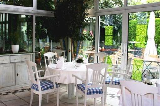 фото отеля Hotel-Restaurant and Metzgerei Rossle