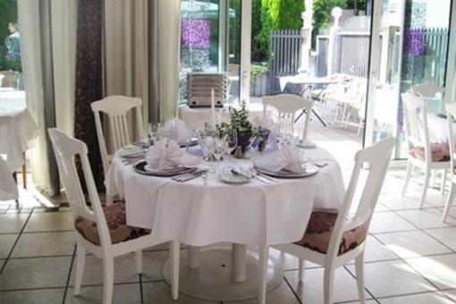 фото отеля Hotel-Restaurant and Metzgerei Rossle