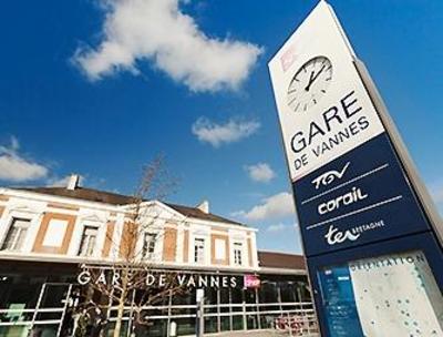 фото отеля Ibis Styles Vannes Gare Centre
