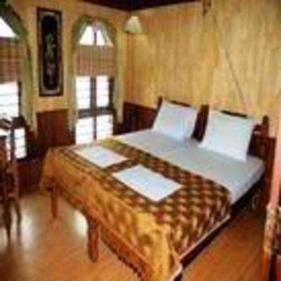 фото отеля River Queen Houseboats