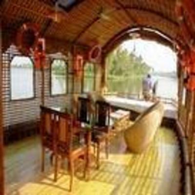 фото отеля River Queen Houseboats