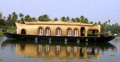 фото отеля River Queen Houseboats
