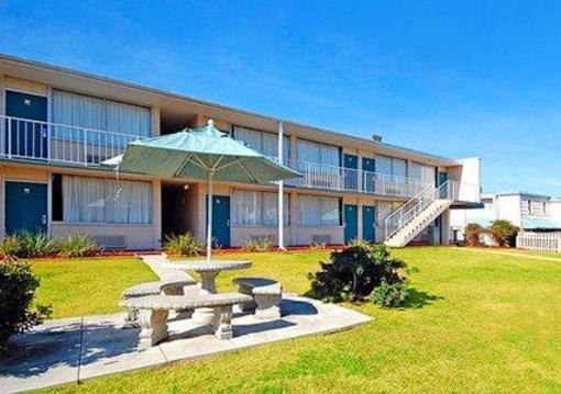 фото отеля Econo Lodge North Tallahassee