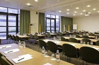 фото отеля Hotel Ibis Dole Sud Choisey
