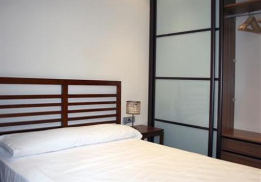фото отеля Apartamentos Turisticos Sagasta Logrono