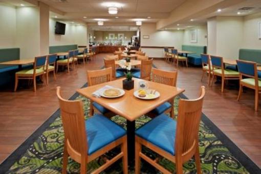фото отеля Country Inn Suites Minot