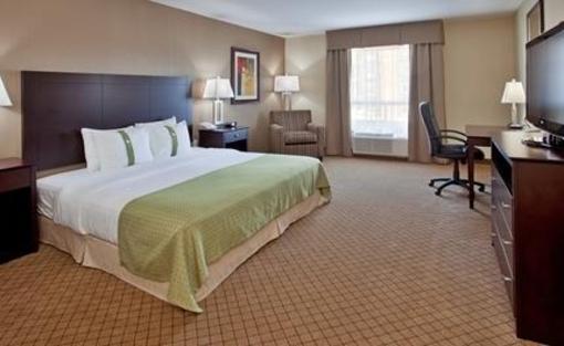 фото отеля Holiday Inn Suites Kamloops