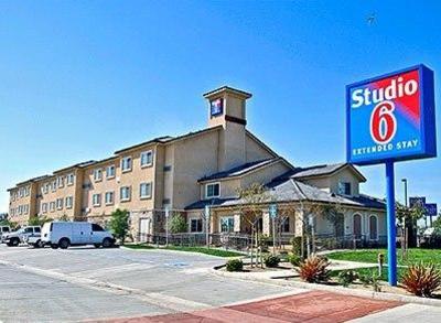 фото отеля Studio 6 Extended Stay Airport