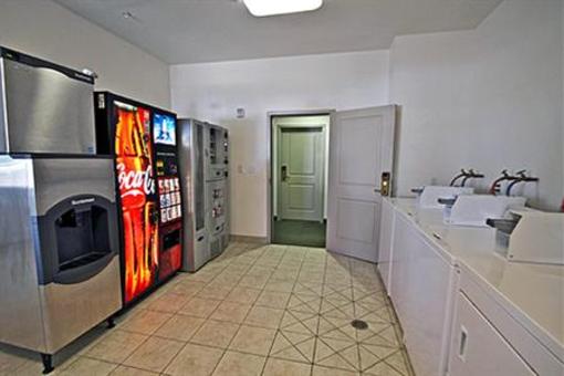 фото отеля Studio 6 Extended Stay Airport