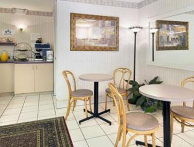 фото отеля Super 8 Motel Commerce (Georgia)