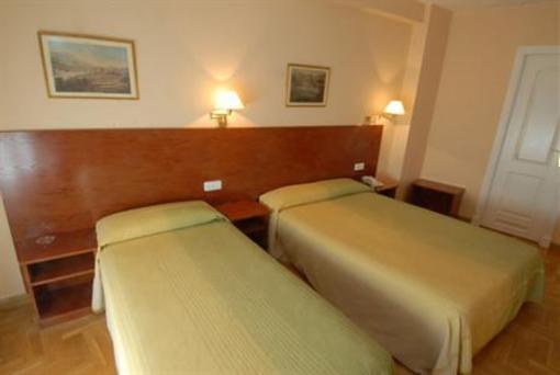 фото отеля Hotel Yerri