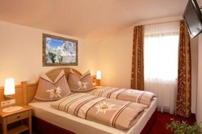 фото отеля Otzmooshof Pension St. Johann im Pongau