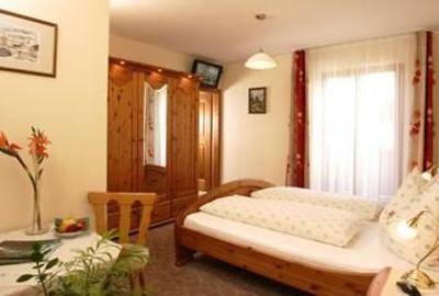 фото отеля Otzmooshof Pension St. Johann im Pongau
