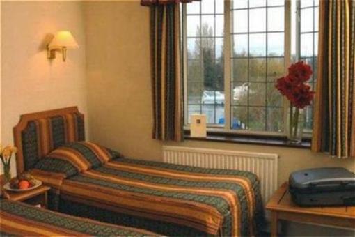 фото отеля Harrisons Hotel Shepperton