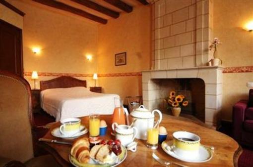 фото отеля Hostellerie Blanche De Castille Dourdan