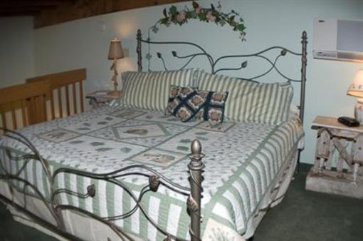 фото отеля Stone Mill Hotel & Suites