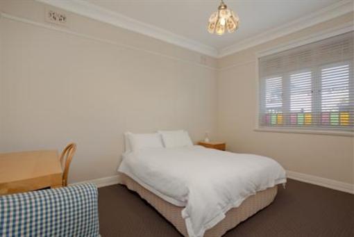 фото отеля Adamstown Motor Inn