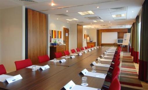 фото отеля Holiday Inn Express London Croydon