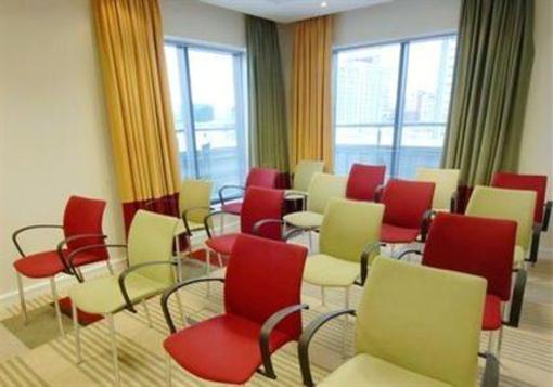 фото отеля Holiday Inn Express London Croydon