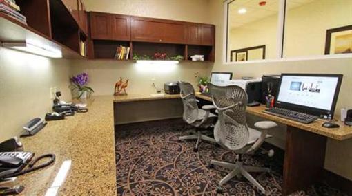 фото отеля Hilton Garden Inn Tulsa Midtown