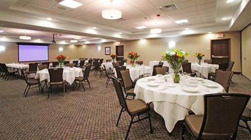 фото отеля Hilton Garden Inn Tulsa Midtown