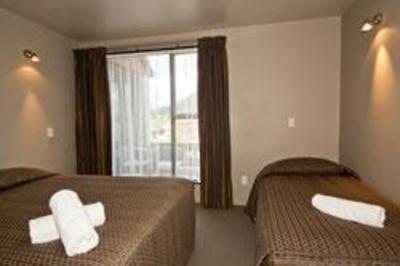 фото отеля Alpine Glacier Motel Lodge