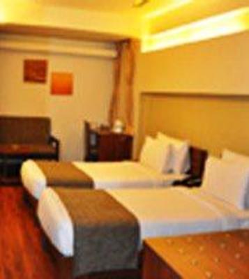 фото отеля Hotel Whispering Palms
