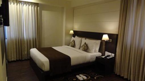 фото отеля Hotel Whispering Palms