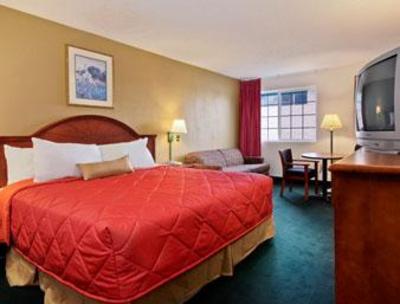 фото отеля Ramada Medford & Convention Center