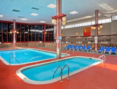 фото отеля Ramada Medford & Convention Center