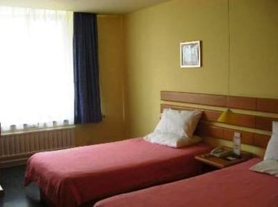 фото отеля Home Inn (Changchun Quan'an Square)