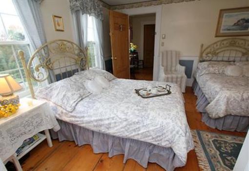 фото отеля Youngtown Inn