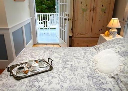 фото отеля Youngtown Inn