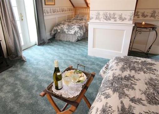 фото отеля Youngtown Inn