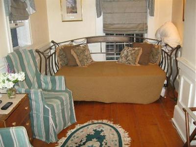 фото отеля Youngtown Inn