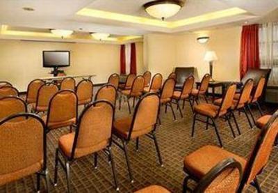 фото отеля Drury Inn & Suites Saint Joseph (Missouri)