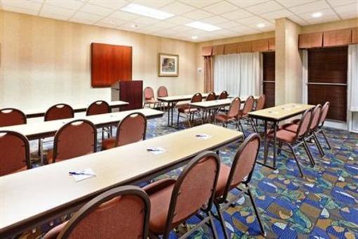 фото отеля Holiday Inn Express Hotel & Suites Dillsboro