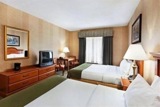 фото отеля Holiday Inn Express Hotel & Suites Dillsboro