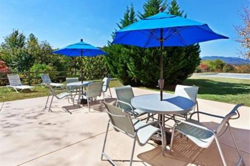 фото отеля Holiday Inn Express Hotel & Suites Dillsboro